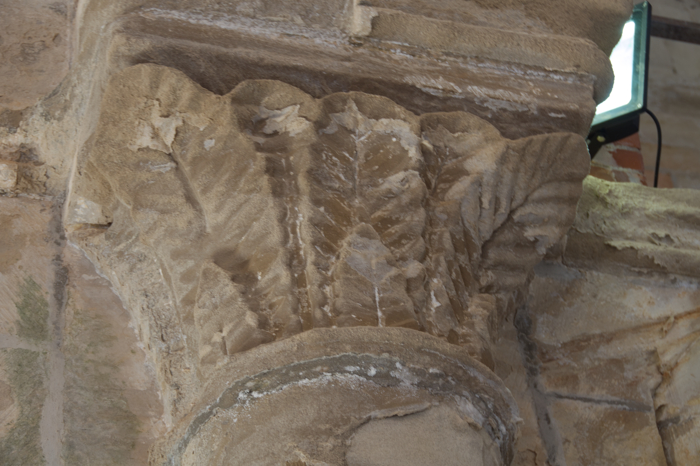 Capitel simple de la iglesia del monasterio de monsalud